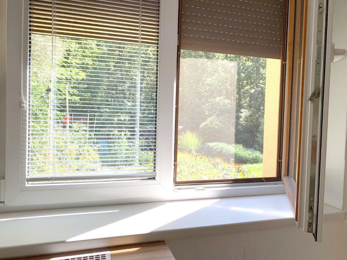 Krasny Apartman U Lesa, Trolejbus Do Centra A Bvv, Parkovani Zdarma Brünn Exterior foto